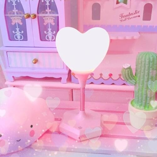 Pink Romantic Design Heart-Shaped USB Charged LED Table Lamp Action Figure Sailor Moon Touch Sensor Eye Protection Night Light