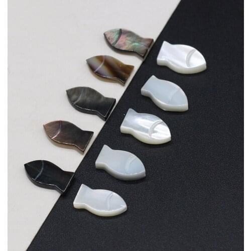 Hot Natural Freshwater Shell Cute Fish Shaped Hole White Black Shell Loose Beads HandmadeDIY Necklace Bracelet Jewelry Party4Pcs