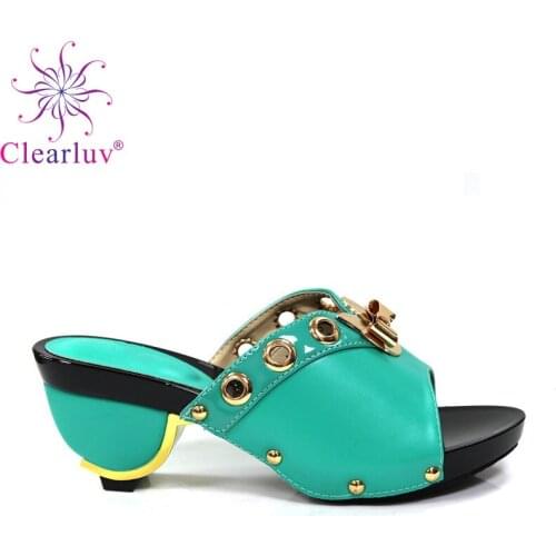 Green Factory Price Africa New 37 to 43 Button Thick Heel Unique Women Sandals