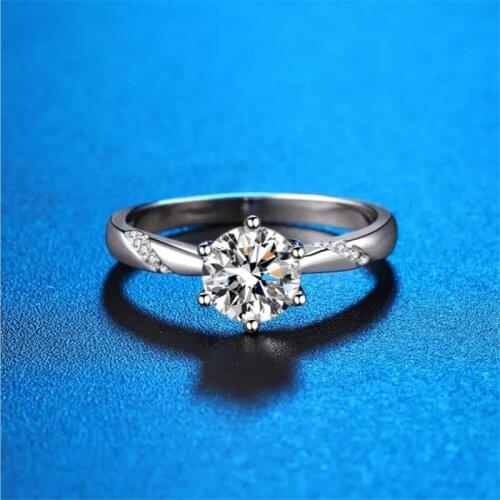 Weainy Rings With Diamonds