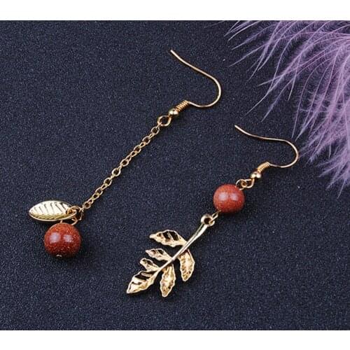 Bettyue New Arrival Different Style With Gold Leave And Distinctive Pearl Alloy Earring For Women Eye-catching Fashion Statement