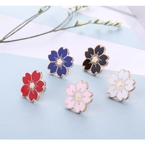 2019 New student Japanese men women student Girls Aesthetic Flower Needle Uniform Drop Oil Emblem Flower Needle Brooch
