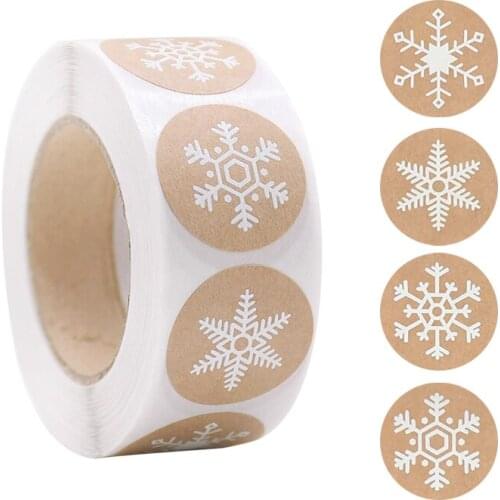 500pcs/roll Round 2.5cm Snowflake Kraft Paper Sticker Merry Christmas Gift Bag/box Packaging Stickers Label Gift Sealing Sticker