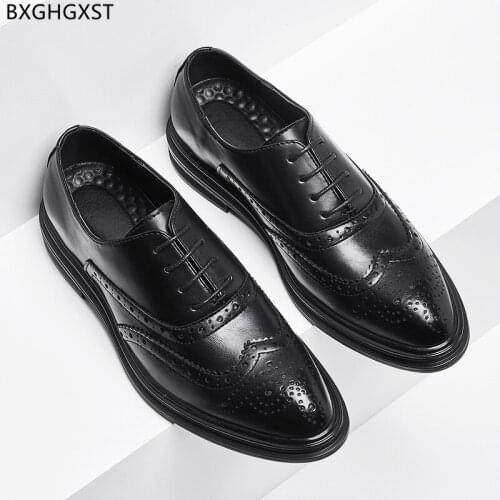 Oxford Dress Shoes Mens Fashion Brogue Men Office Shoes Formal Leather Pointed Shoes Men New 2021 Chaussure Homme Zapatos Hombre