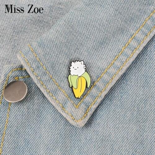 Cat Banana Enamel Pin Funny cute cat badge brooch Lapel pin Denim Jeans shirt bag Cartoon Animal fruit Jewelry Gift for Kids