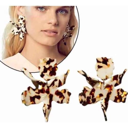 2019 High Quality Luxury Resin Lily Flower Womens Clip Earring Jewelry For Party