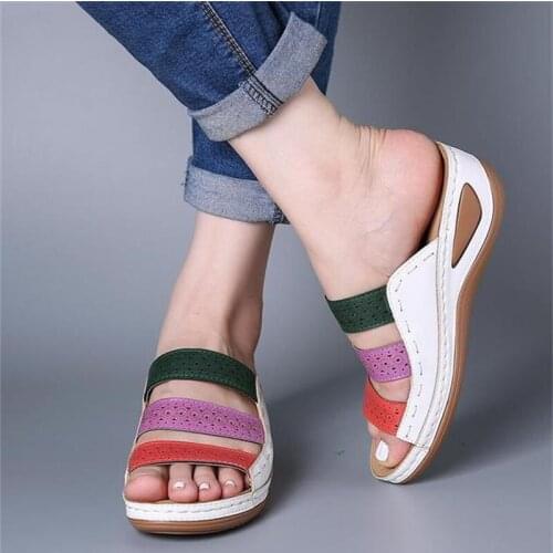 2021 Summer Fashion Hollow Out Sandals Women Indoor Outdoor Slope Heel Flip Flops Comfortable Open Toe Beach Female Slippers