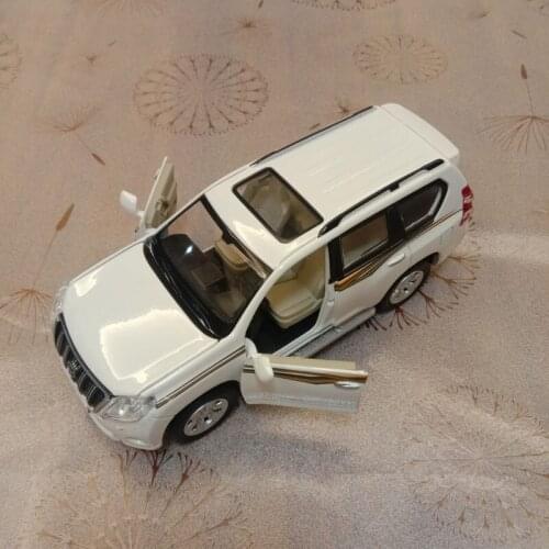 1:32 Land Cruiser Prado Alloy Metal Car Model Toys for Kids DieCast Vehicles Pull-back Vehicle with Battery Music Light Boy Gift
