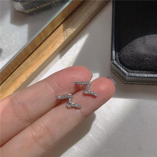 ​ZDMXJL 2021 New Fashion Womens Earrings Fine Office Wave Geometry Linellae Ear Stud Earrings For Women Party Jewelry Wholesale