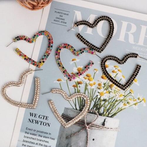 Trendy Women Hollow Heart Stud Earrings Delicate Bling Crytsal Statement Earrings Brincos Charm Women Party Jewelry Wholesaale