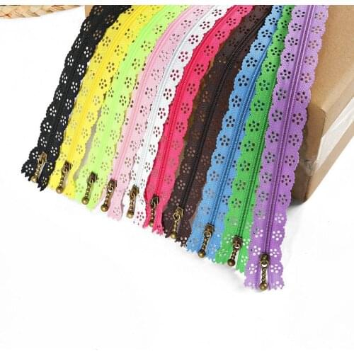 50 pieces 25cm length No.3 nylon 24 colors bag lace zippers smooth and non-explosive teeth DIY lace plastic zippers for clothing