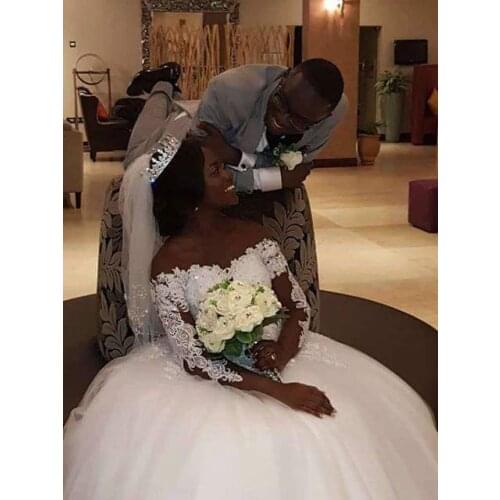 Elegant Lace Long Sleeves Ball Gown Wedding Dress 2020 New Arrival Sweep Train Bridal Gowns Custom Made