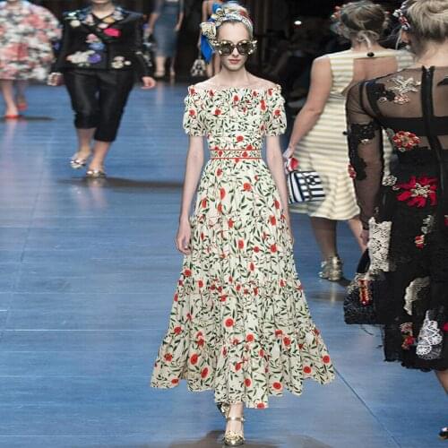 Runway New Short Sleeve Printed Slash Neck Short Top +Printed Huge Swing Long Skirt Skirt Suit 210414Z01