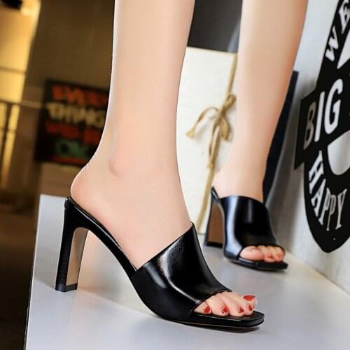 Fashion Women Sandals Casual Hollow Out High Heels Square Toe Sandals 2020 Summer Female Outdoor High Heels Silppers Party Shoes
