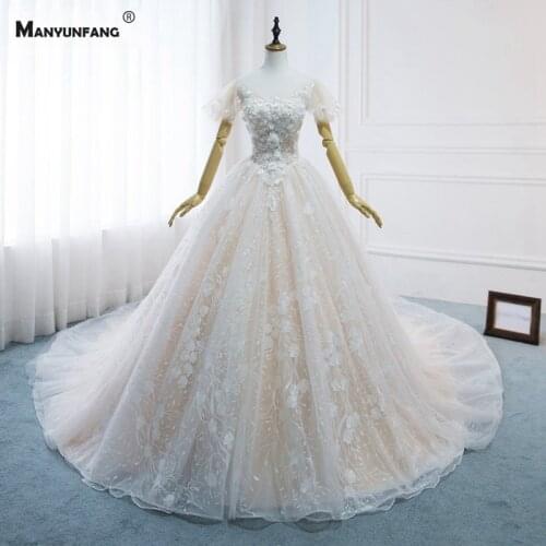 Elegant Flare Sleeve V-Neck Bridal Ball Gown Luxury Embroidery Appliques Tulle Cathedral Train 3D Flowers Backless Wedding Dress