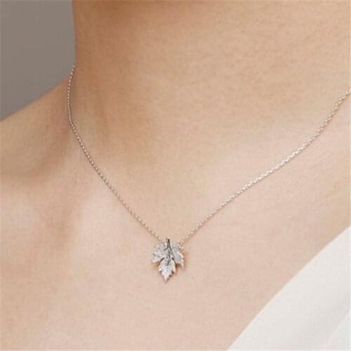 New product Europe and America explods money to adorn pendant leaf clavicle chain female maple leaf necklace
