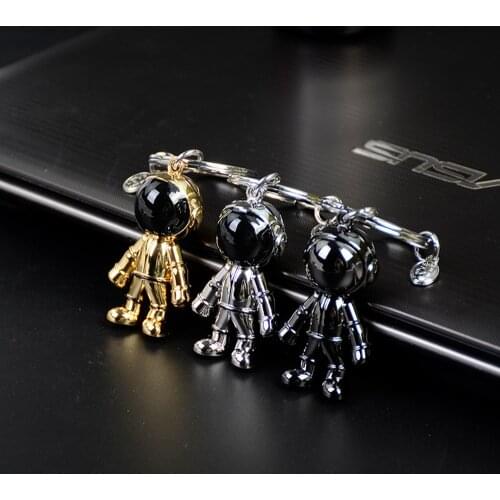 Latest Cartoon Space Flight Astronaut Robot Mens Aggressive Car And Bag Pendant 3 Colors Keychains Wholesale