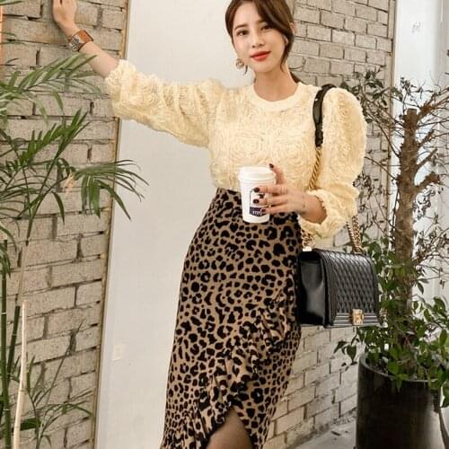 New arrival fashion set women OL professional temperament white o-neck top and leopard ruffle asymmetry skirt slim two piece set
