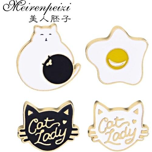 Animal Cat Enamel Pin Cat with Ball Brooches Pins Black White Cat Smile Fired Egg Brooches Best Friend Gift Lapel Badge Brooch