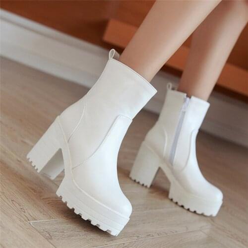 2021 fashion Boots Women Platform Ladies Boots Chunky Winter Shoes Short Ankle Boots Thick Heel Pu Leather Bare boots white