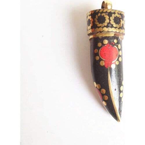 TBP482 Tibetan Fang Amulet Pendants for Man Nepal Hand Vintage Jewelry