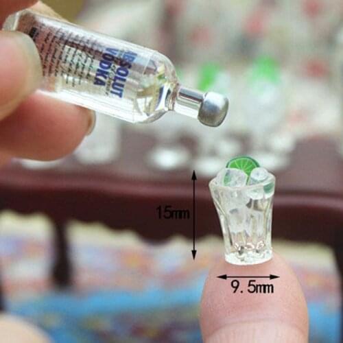 2Pcs Dollhouse Toy Model Miniature Food Mini Glass Cup + Ice Cube Simulation Goblet Cup Model Toy Doll House Decor 17*9mm