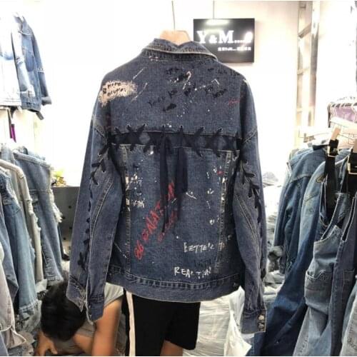 2019 spring and autumn new Korean version of the letter graffiti printed back strap bandwidth loose denim jacket student hairy