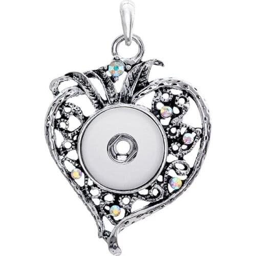 Fashion XL0085 Beauty Charming Rhinestone Hollow Hearts charming snap charms pendant for necklace fit 18MM charming snap buttons