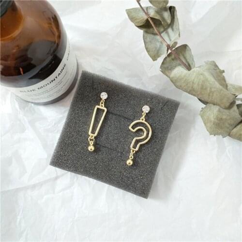 Design Alloy Asymmetric Gold Color Earrings Abstract Symbol Drop Earrings Fashion Classic Geometric Women Dangle Hollow Earrings