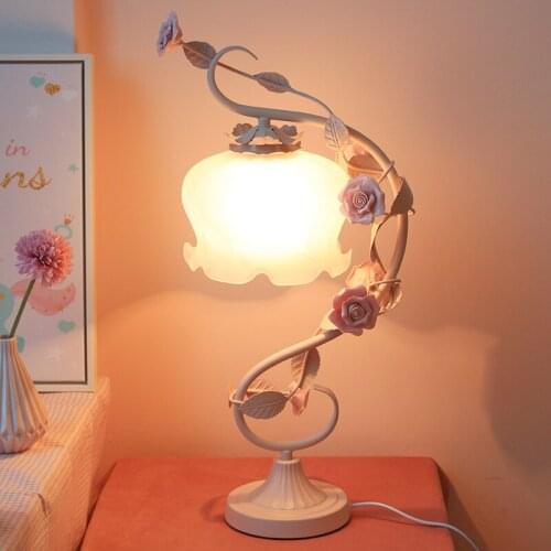 Sweet and Romantic Rose Idyllic Princess Iron Table Lamp For Bedroom Bedside Lamp Home Decoration Artistic Table Lamp night lamp