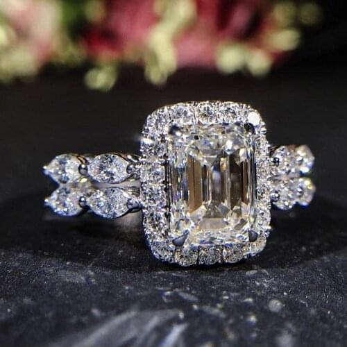 Huitan Novel Design New Engagement Rings for Women Dazzling Cubic Zirconia Crystal Wedding Eternity Female Ring Fashion Jewelry