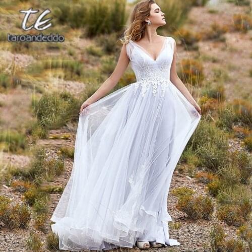 V Neck V Back Wedding Dresses Sleeveless Zipper Back Lace Appliques Tulle A Line Bridal Gown Dress with Sweep Train