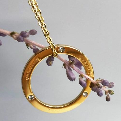 Fashion Stainless Steel Round Necklace Personalized Family Necklace With 3-4 Names Stainless Steel Custom Engraved Ring Necklace