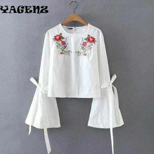 2019 Pullover Shirt Flower Embroidery White Women Blouse lantern Sleeve O Neck Casual Loose Tops blouses shirts