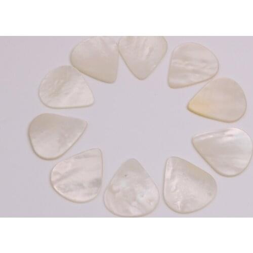 White Shell Acoustic Guitar Pick Plectrum Drop Shape Picks for Guitar Parts
