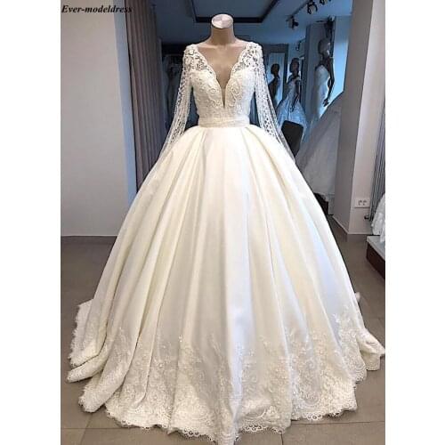 Ball Gowns Long Sleeves Wedding Dresses Plus Size Lace Appliques Pearls V-Neck Button Gorgeous Bridal Gowns Robe De Mariee