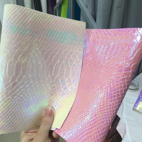 135x30cm Crocodile Skin Texture Embossed Holographic PU Faux Leather Fabric Sheet for Making Shoe/Bag/Decoration/DIY Accessories