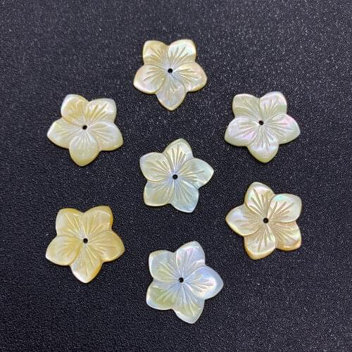Natural Pearl Shell Pendant Mother Shell Carved Flower Yellow Shell Art Pendant Bead Designer DIY Jewelry Accessories Making