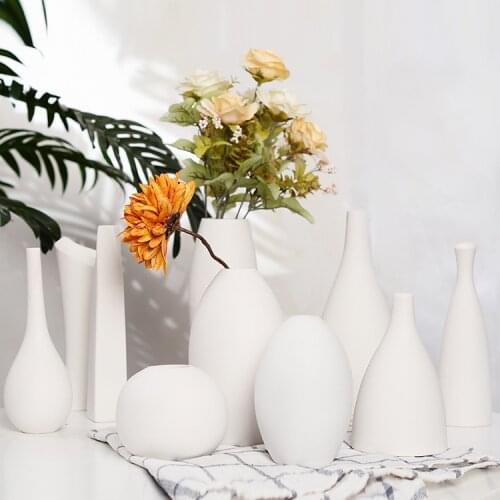 Modern Minimalist Home Decoration Flower Decoration bei europfine Creative Ceramic Vase