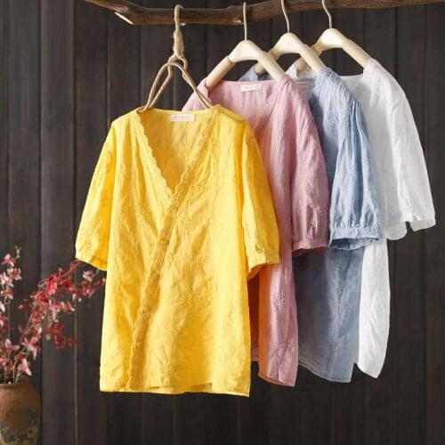 Solid 4 Colors Women Shirt Short Sleeved V Neck Embroidery Lace Blouses Shirts V Neck High Quality Summer Top Femme Brief 2021