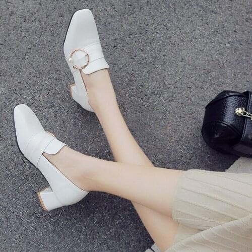 Large womens shoes, coarse single shoes, 40 pieces of womens English small leather shoes, 41-43 square head