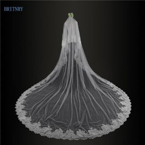 BRITNRY Ivory Wedding Veil with Comb Lace Edge Luxury Bridal Veil Two Layers Long Veil Bridal Accessories
