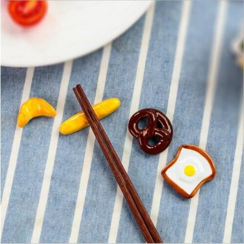 Japanese-style Ceramic Cute Bread Shape Breakfast Decorations Chopstick Holders Home Kitchen Restaurant Bar Decoration Supplies