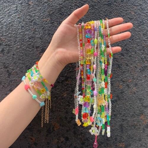 Best Lady 2021 Korean Sweet Colorful Little Daisy Acrylic Flowers Boho Beaded Clavicle Necklaces for Women Girls Summer Jewelry