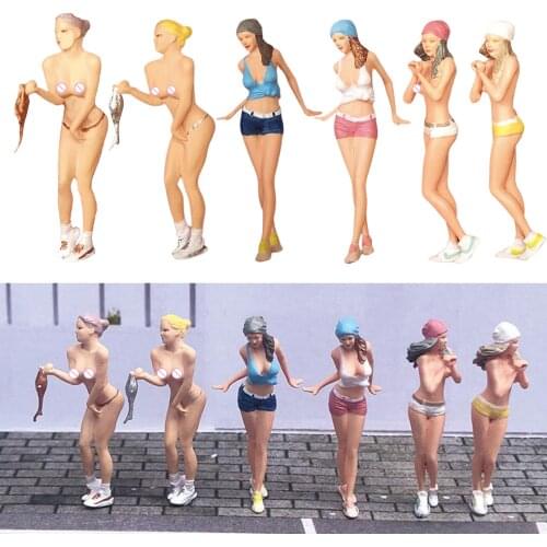 RACE MEDAL 1:64 Scale Resin Figures Female Doll Train Model Layout Decor