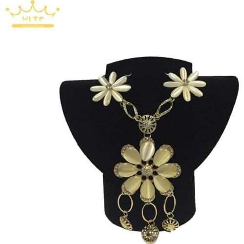 Pendant necklace earrings disassembled storage portrait jewelry props rack holder black velvet necklace jewelry display