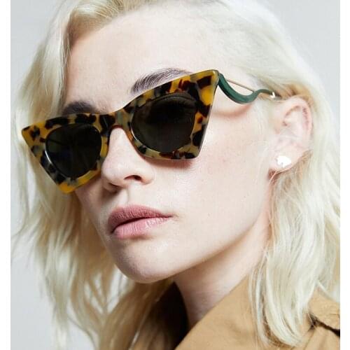 Vintage Cat Eye Glasses For Women 2021 Small Triangle Transparent Glasses Ladies New Designer Leopard Shades Sunglasses