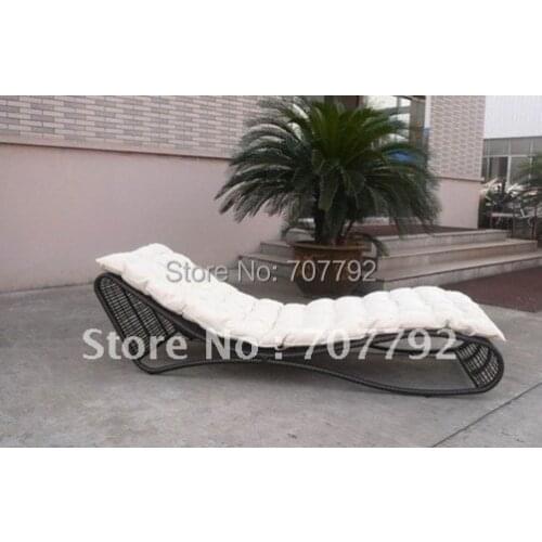 Hot sale SG-12008C Elegant black rattan deck chair furniture