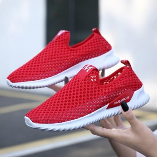 2020 Mens Running Shoes Summer Couple Hollowed Out Breathable Plus Size Sneakers Breathable Lightweight Sneakers Men a02