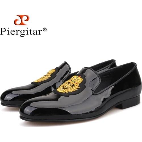 Piergitar 2019 New black patent leather men loafers with gold luxurious embroidery Fashion party and wedding mens dress shoes